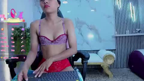 Snapshot of aristena_wow chatting on 06.25.26 A R I S online show from 06.25.26