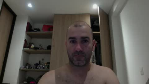 Snapshot of aristi11 chatting on 12.18.25 aristi11 online show from 12.18.25