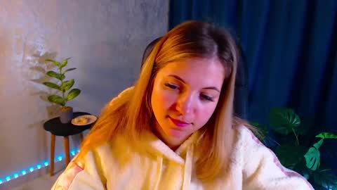 Snapshot of arlana_klart chatting on 10.11.25 Arlana online show from 10.11.25