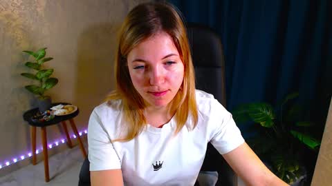 Snapshot of arlana_klart chatting on 10.27.25 Arlana online show from 10.27.25