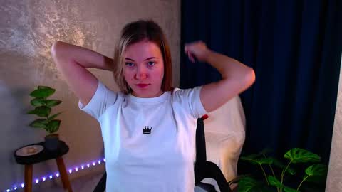 Snapshot of arlana_klart chatting on 11.10.25 Arlana online show from 11.10.25