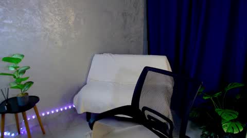 Snapshot of arlana_klart chatting on 11.20.25 Arlana online show from 11.20.25