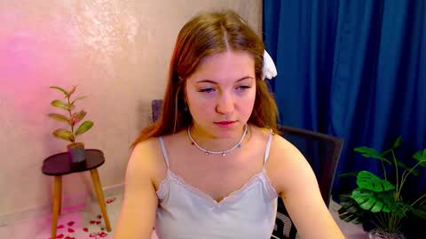 Snapshot of arlana_klart chatting on 12.17.25 Arlana online show from 12.17.25