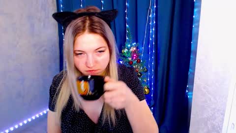 Snapshot of arlana_klart chatting on 12.22.25 Arlana online show from 12.22.25