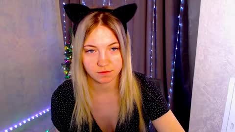 Snapshot of arlana_klart chatting on 12.23.25 Arlana online show from 12.23.25