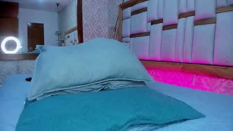 Snapshot of arleth_1 chatting on 11.13.25 Arleth online show from 11.13.25