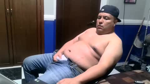 Snapshot of armandokano0085895 chatting on 01.12.25 armandokano0085895 online show from 01.12.25