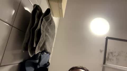 Snapshot of armyskater32 chatting on 02.18.26 armyskater32 online show from 02.18.26