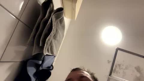 Snapshot of armyskater32 chatting on 02.19.26 armyskater32 online show from 02.19.26