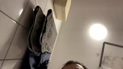 Snapshot of armyskater32 chatting on 02.21.26 armyskater32 online show from 02.21.26