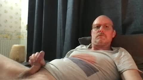 Snapshot of arn7169 chatting on 04.15.26 Arn online show from 04.15.26