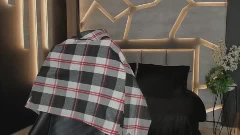 Arohom Lester online show from 11.09.25