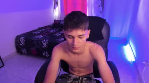 Snapshot of aron_boyy chatting on 12.13.25 Aaron online show from 12.13.25