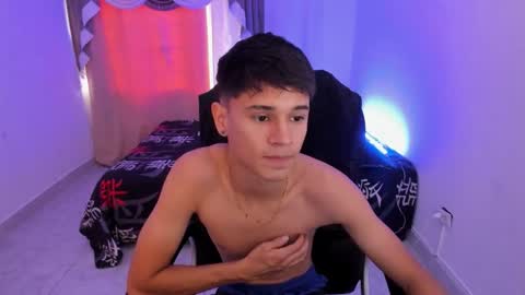 Snapshot of aron_boyy chatting on 02.03.26 Aaron online show from 02.03.26