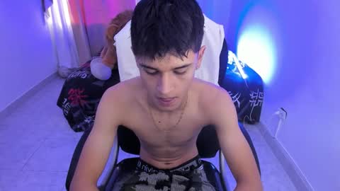 Snapshot of aron_boyy chatting on 02.06.26 Aaron online show from 02.06.26