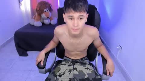 Snapshot of aron_boyy chatting on 02.21.26 Aaron online show from 02.21.26