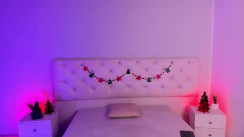 Aron cruz  online show from 12.02.25