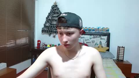 Snapshot of aron_miller18 chatting on 12.21.24 Aaron online show from 12.21.24