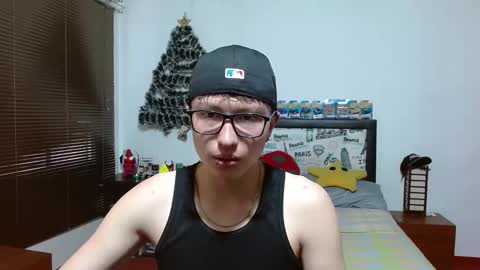 Snapshot of aron_miller18 chatting on 12.31.24 Aaron online show from 12.31.24