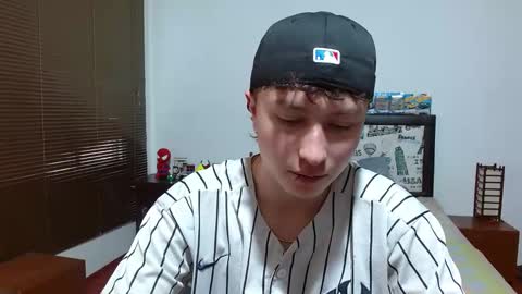 Snapshot of aron_miller18 chatting on 01.09.25 Aaron online show from 01.09.25