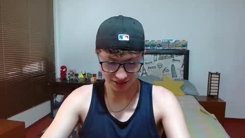 Snapshot of aron_miller18 chatting on 01.21.25 Aaron online show from 01.21.25