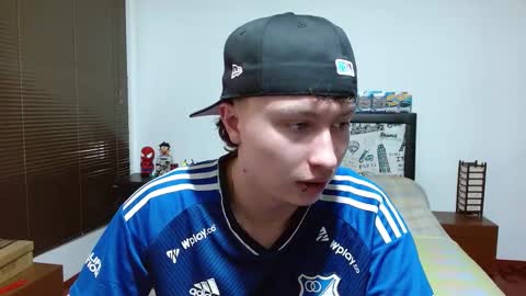 Snapshot of aron_miller18 chatting on 02.08.25 Aaron online show from 02.08.25