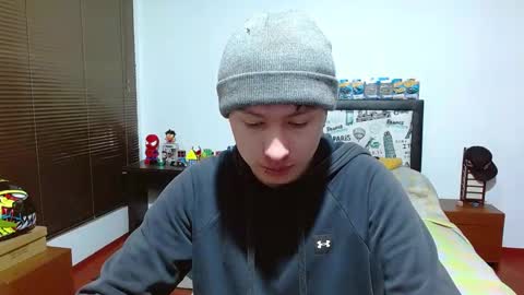 Snapshot of aron_miller18 chatting on 02.13.25 Aaron online show from 02.13.25