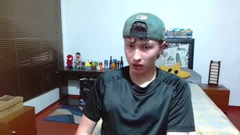 Snapshot of aron_miller18 chatting on 03.05.25 Aaron online show from 03.05.25