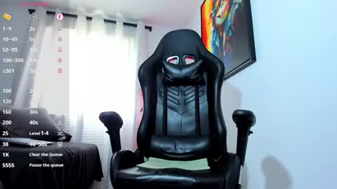 Snapshot of aronvillegas chatting on 02.11.26 online show from 02.11.26