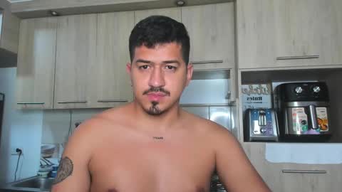 ARON  Independent model  online show from 02.26.25