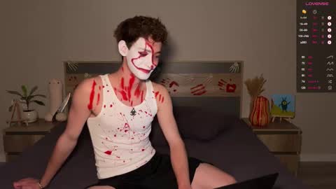 Snapshot of aronyou_win chatting on 10.31.25 Aron and Phil solo online show from 10.31.25