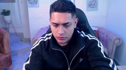 Snapshot of aroon_09 chatting on 12.15.25 Aron online show from 12.15.25