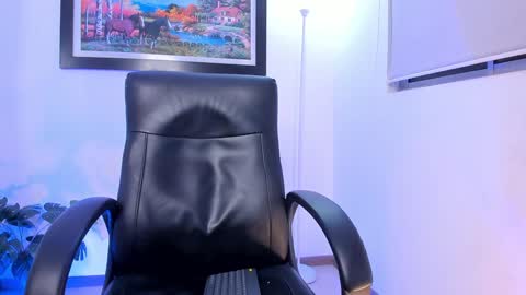 Snapshot of aroon_connor chatting on 12.31.24   online show from 12.31.24