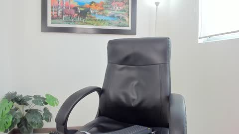 Snapshot of aroon_connor chatting on 01.10.25   online show from 01.10.25