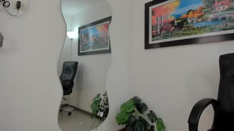 Snapshot of aroon_connor chatting on 01.23.25   online show from 01.23.25