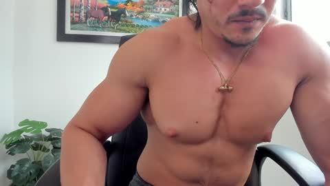 Snapshot of aroon_connor chatting on 01.27.25   online show from 01.27.25