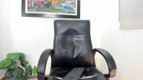 Snapshot of aroon_connor chatting on 02.09.25   online show from 02.09.25