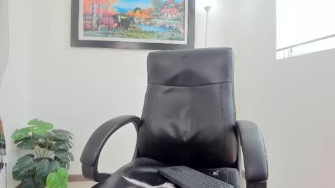 Snapshot of aroon_connor chatting on 02.17.25   online show from 02.17.25