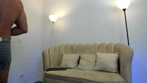 Snapshot of aroon_connor chatting on 09.09.25   online show from 09.09.25