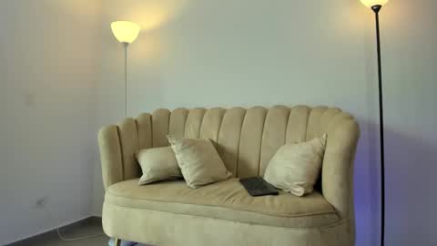 Snapshot of aroon_connor chatting on 09.11.25   online show from 09.11.25