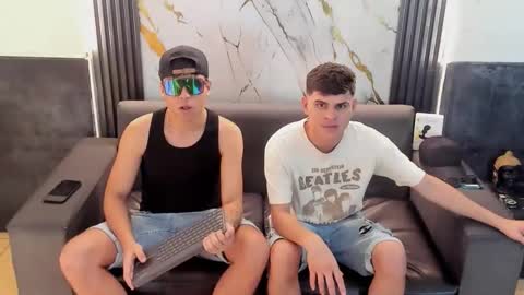 Aroon   online show from 04.10.26