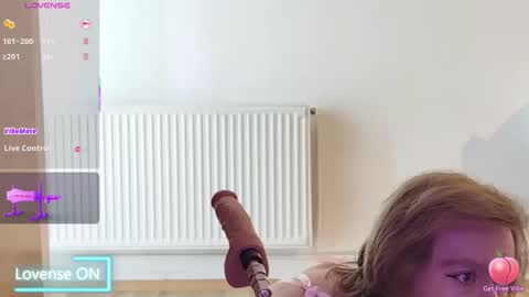 Snapshot of arrasun chatting on 02.25.25 Arra Sun online show from 02.25.25