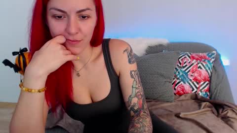 arri_ella online show from 10.24.25