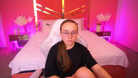 arrinawair online show from 10.09.25