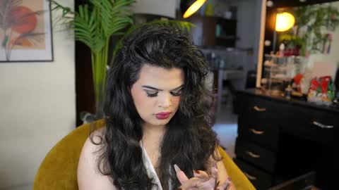 Chloe  online show from 12.04.24