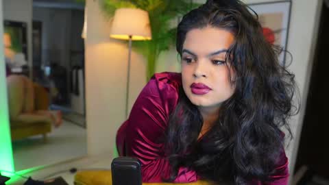 Chloe  online show from 02.05.25