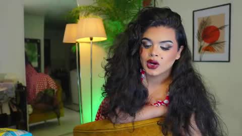 Chloe  online show from 02.11.25