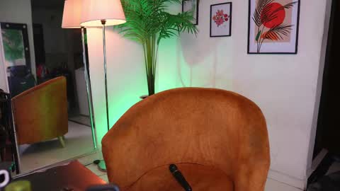 Chloe  online show from 02.12.25