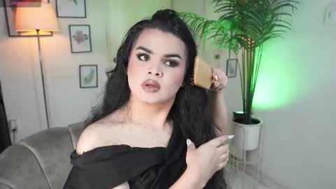 Chloe  online show from 10.23.25