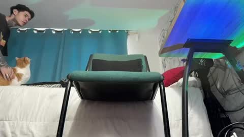   online show from 01.04.25